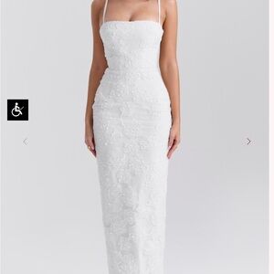 White Sleeveless Lace Bridal Gown